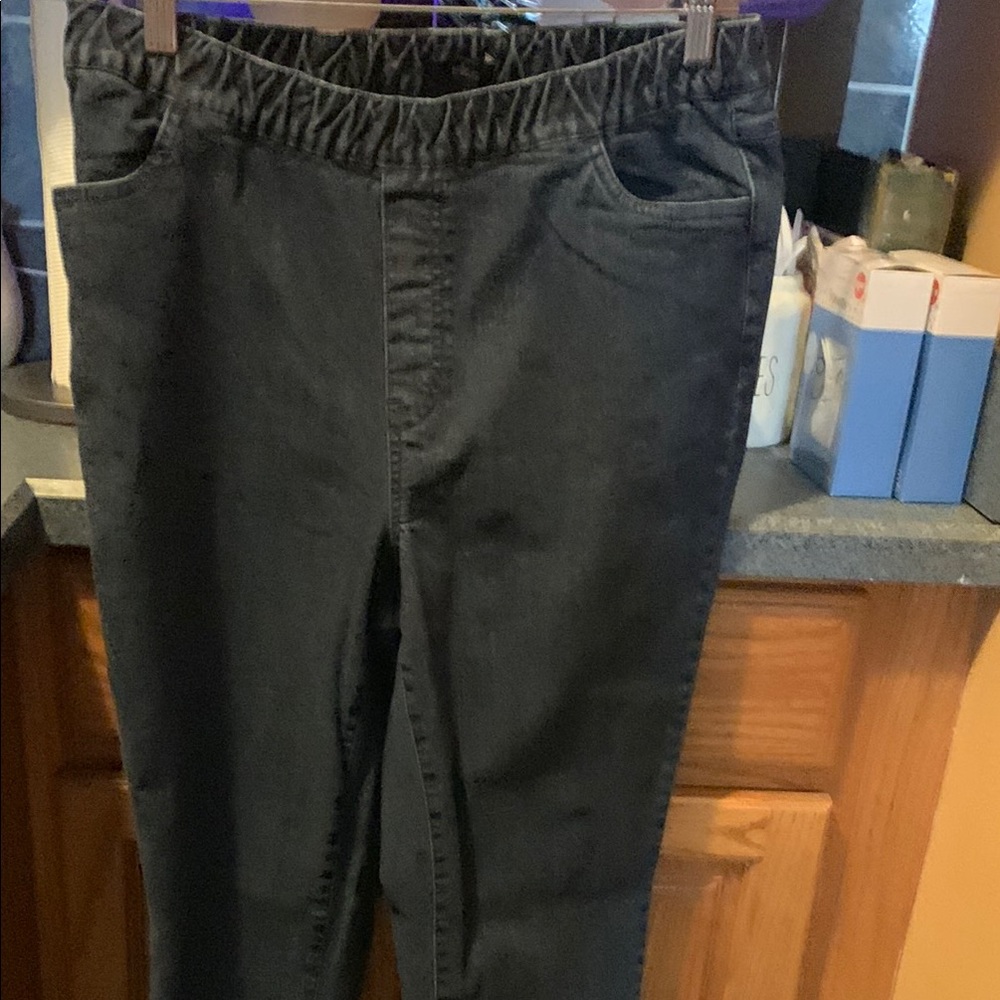 Black Jeggings with Elastic Waist and Denim Texture